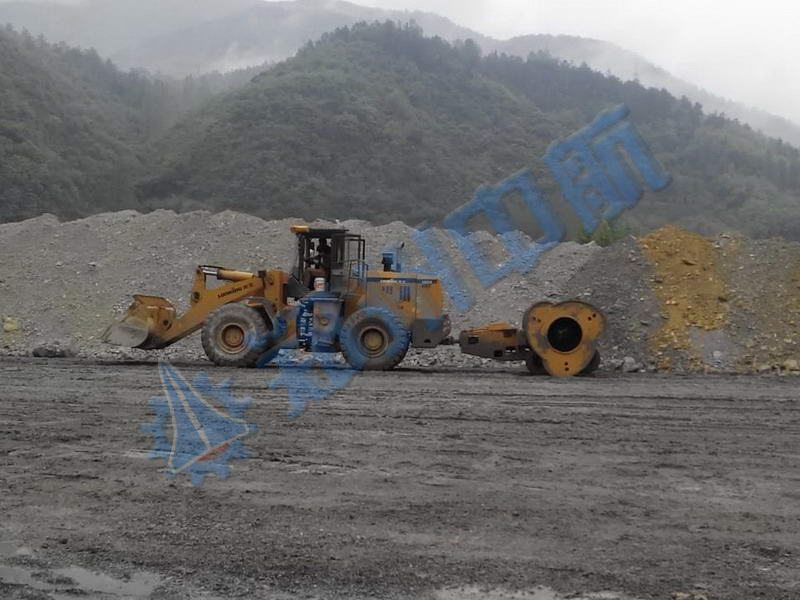 中航?jīng)_擊式壓路機(jī)駐貴州貴陽(yáng)辦事處